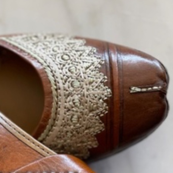 SOLD! Zebediah Indian slip on leather stitched shoes - Picture 1 of 2